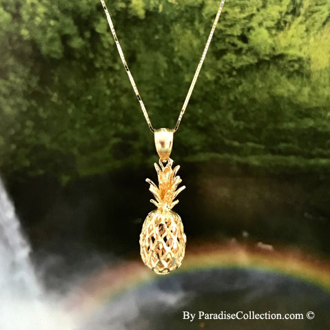 Gold Hawaiian pendant and charm